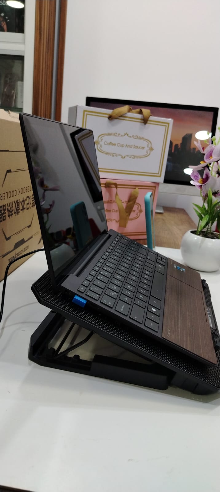 Cooler para Laptop 6 Ventiladores RGB con Regalo Aspiradora o Kit  de limpieza 7 en 1